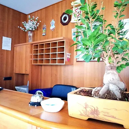 Central Room Fortuna 3* Pompei