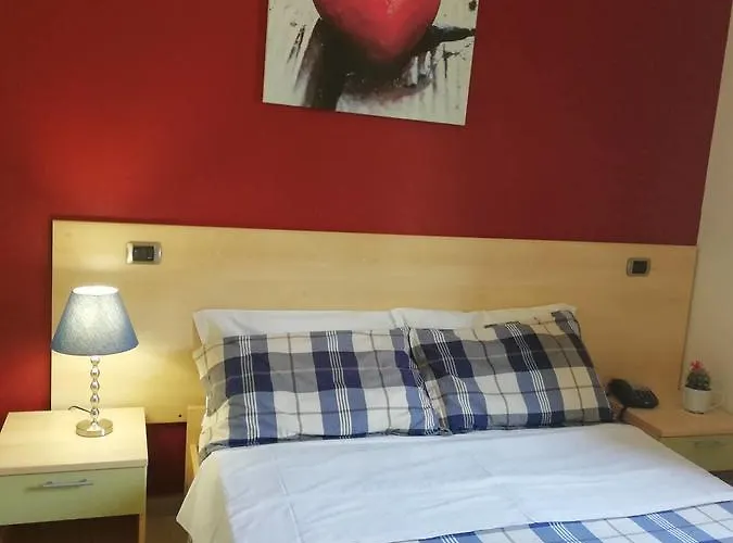 Central Room Fortuna 3* Pompei